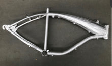 2.4 L SILVER ALUMINUM GAS TANK FRAME FOR 2-STROKE 4-STROKE 48CC/66CC/80CC MOTORIZED BIKES